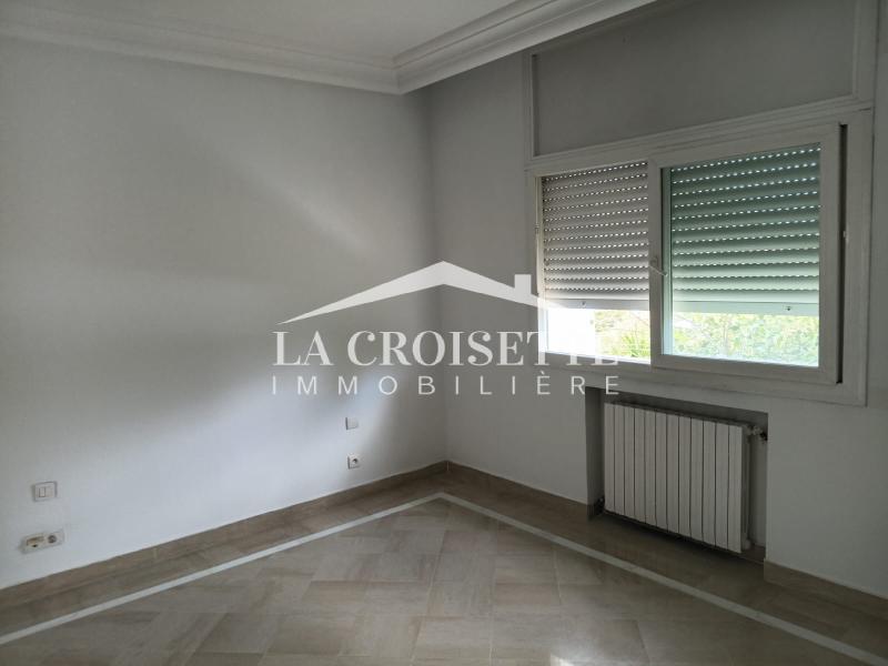 Villa S+6 avec piscine à La Marsa